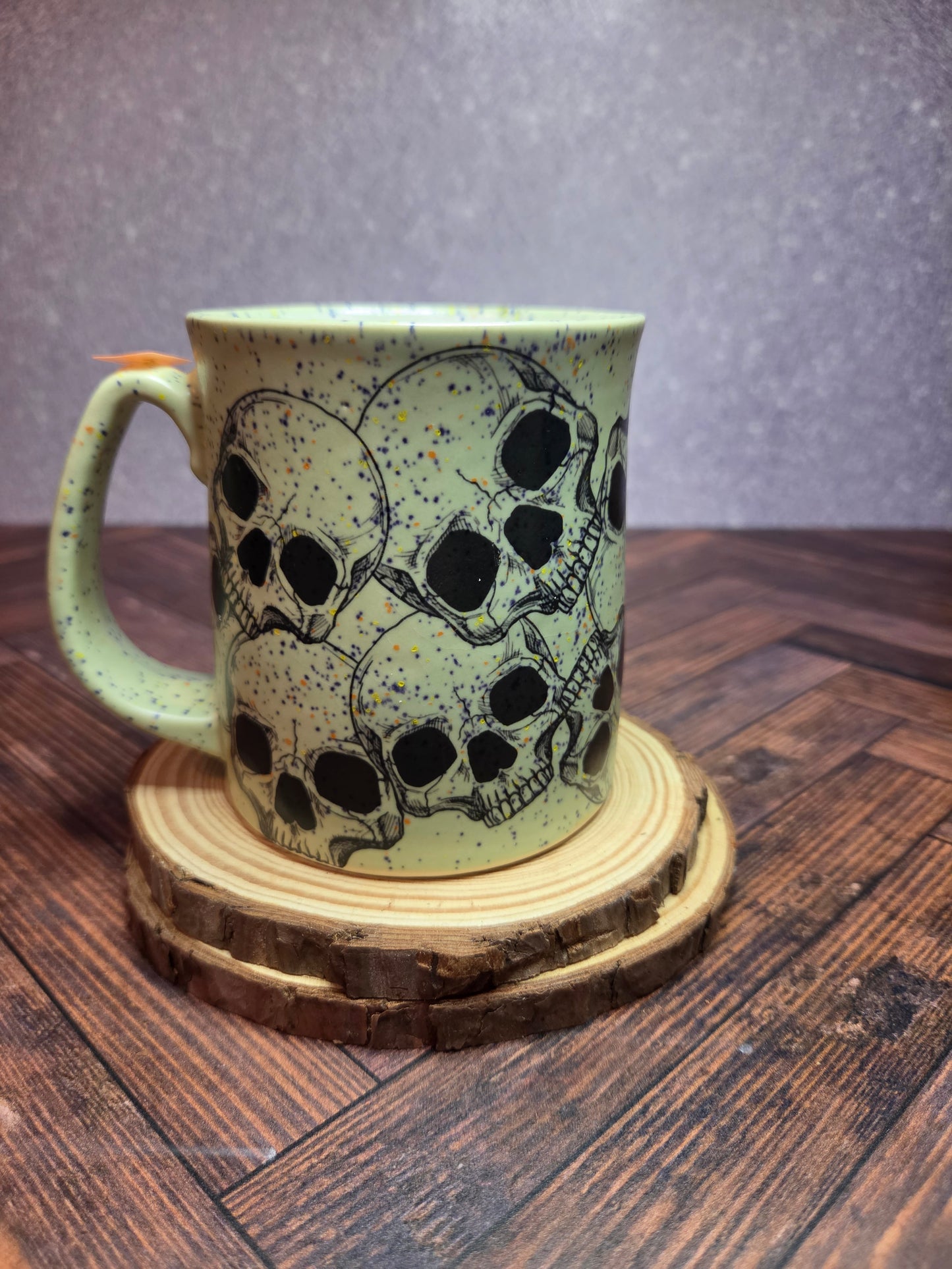 34. Skulls 14oz