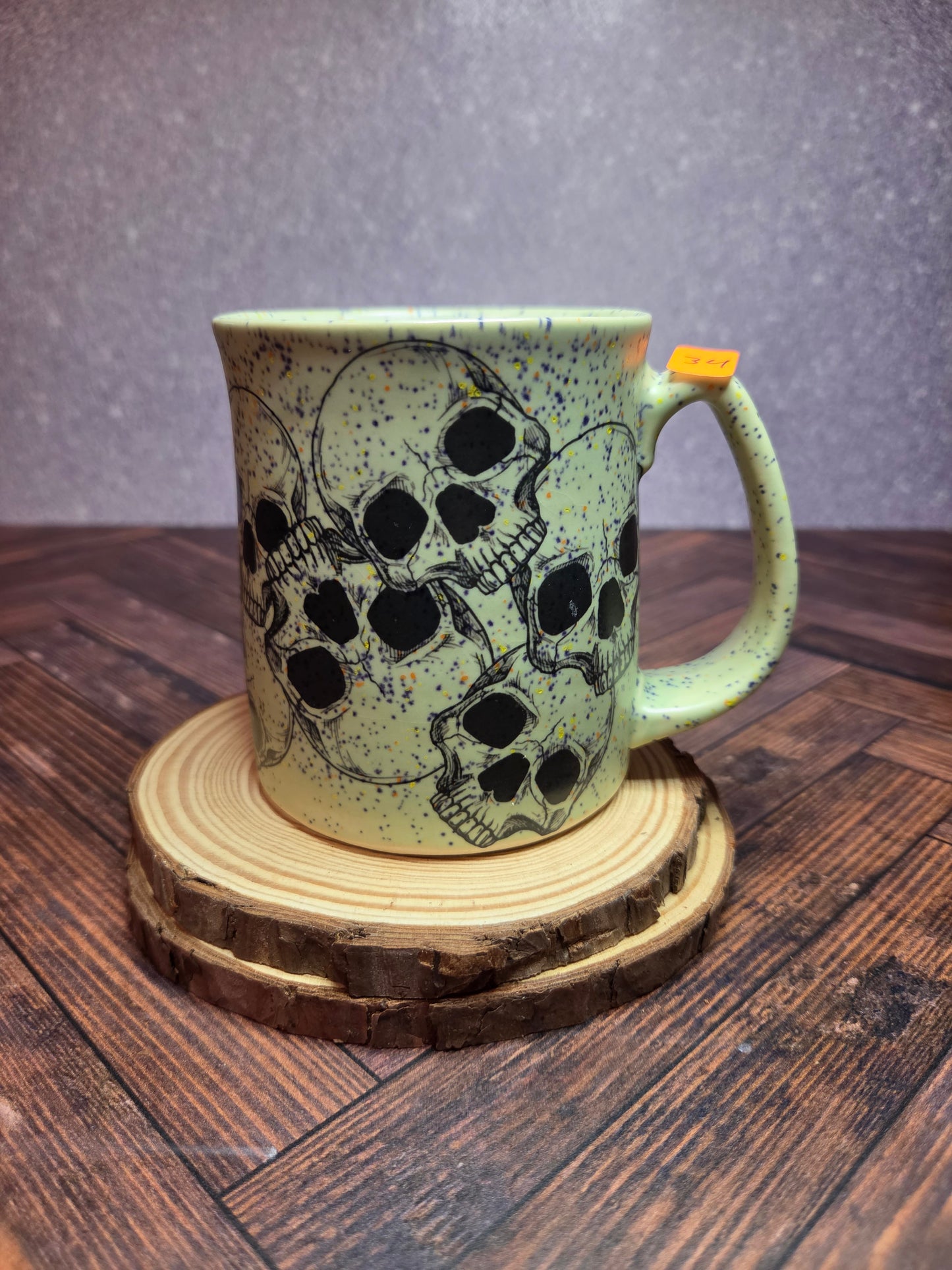 34. Skulls 14oz